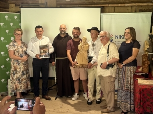 Plener Rzeźby w Drewnie w Bogdan&oacute;wce